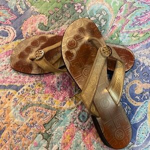 Tory Burch Flip-Flop Size 7 Gold